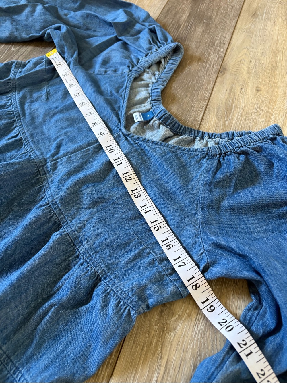 Old Navy Tiered Swing Long-Sleeve Denim Top - Picture 9 of 10